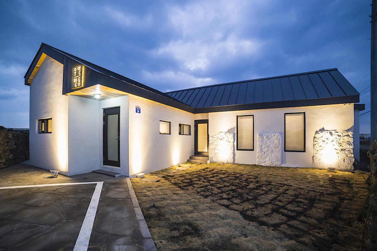 Wooyeon Handong Pension Jeju Exterior photo