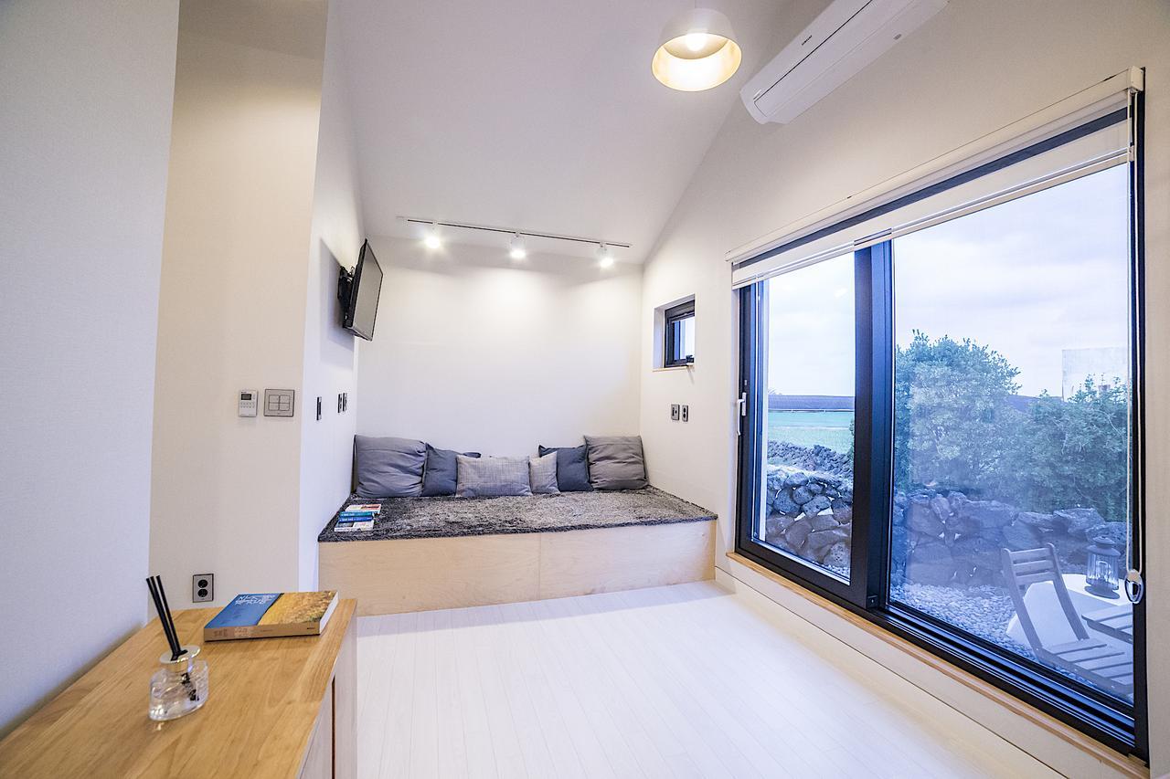 Wooyeon Handong Pension Jeju Exterior photo